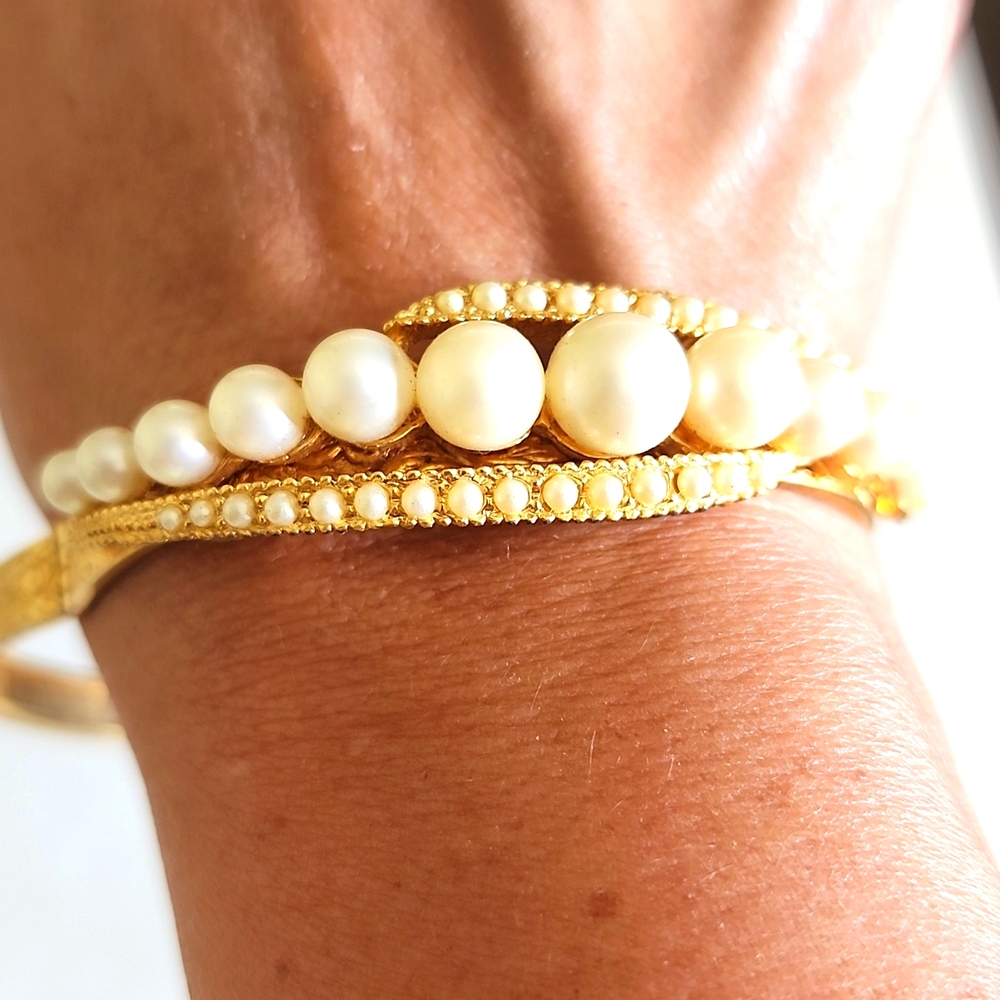 Vintage faux pearls bracelet